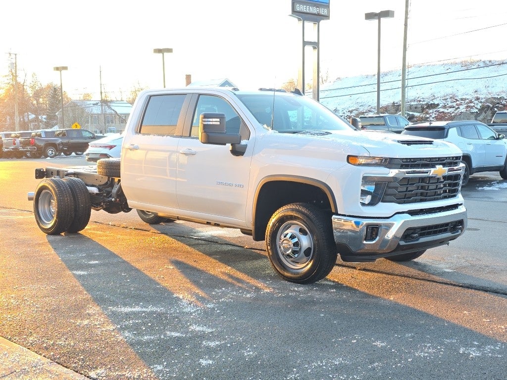 2026 Chevrolet Silverado 3500 HD Chassis Cab LT