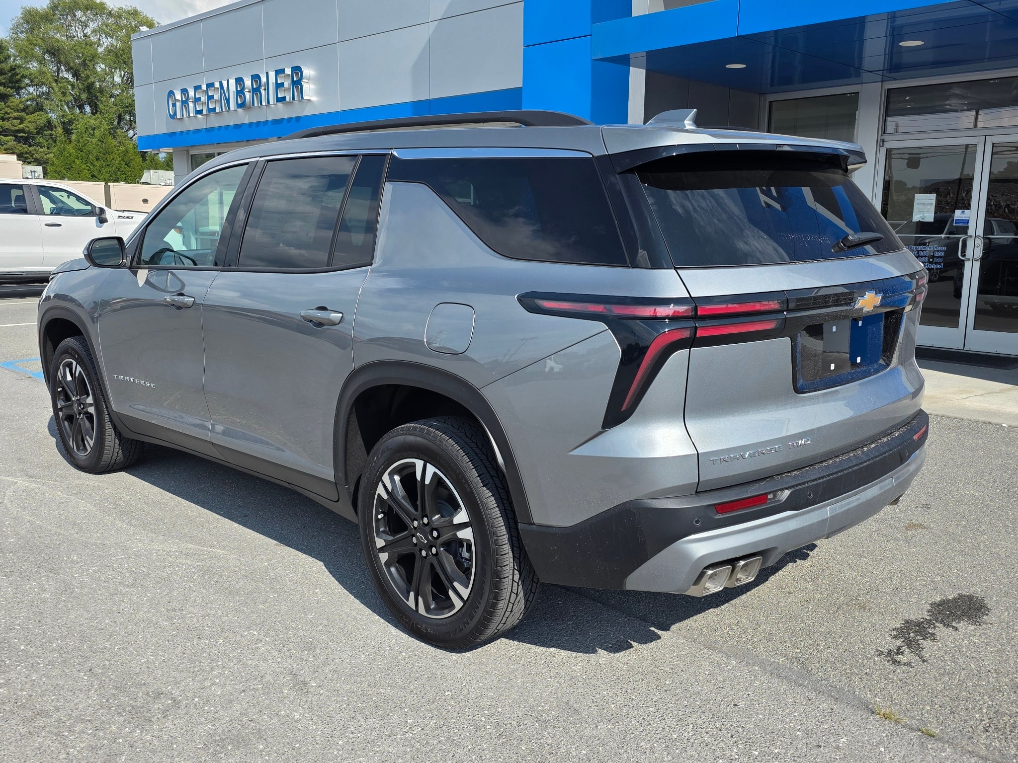 2027 Chevrolet Traverse LT