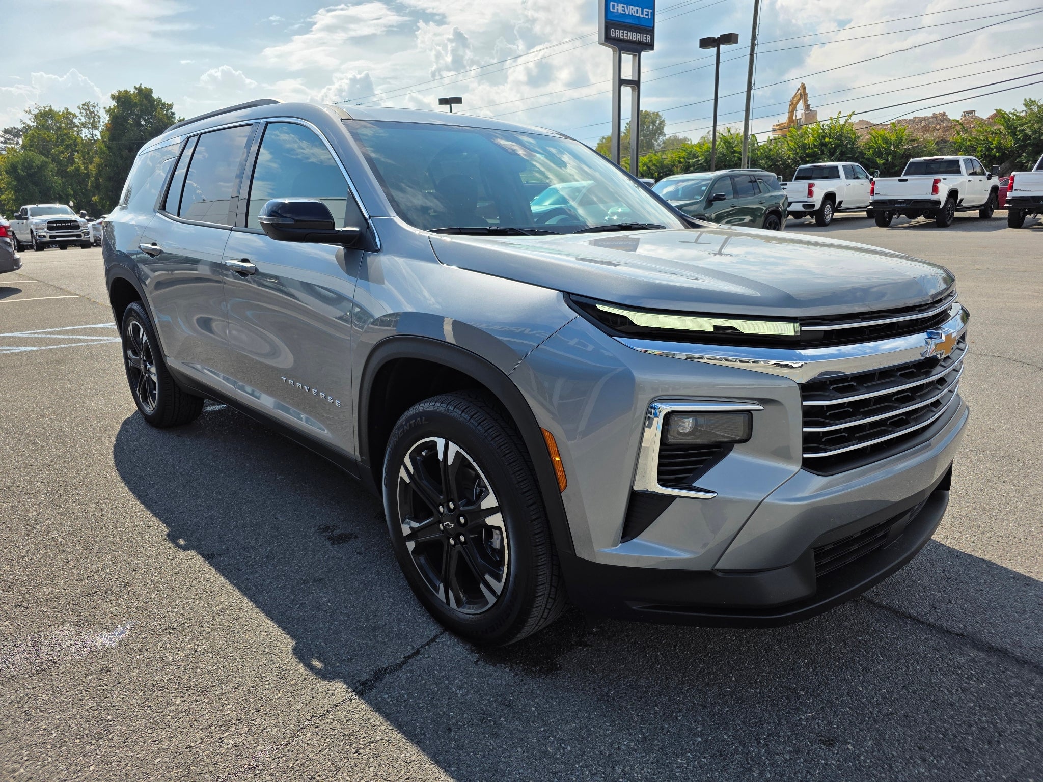 2027 Chevrolet Traverse LT