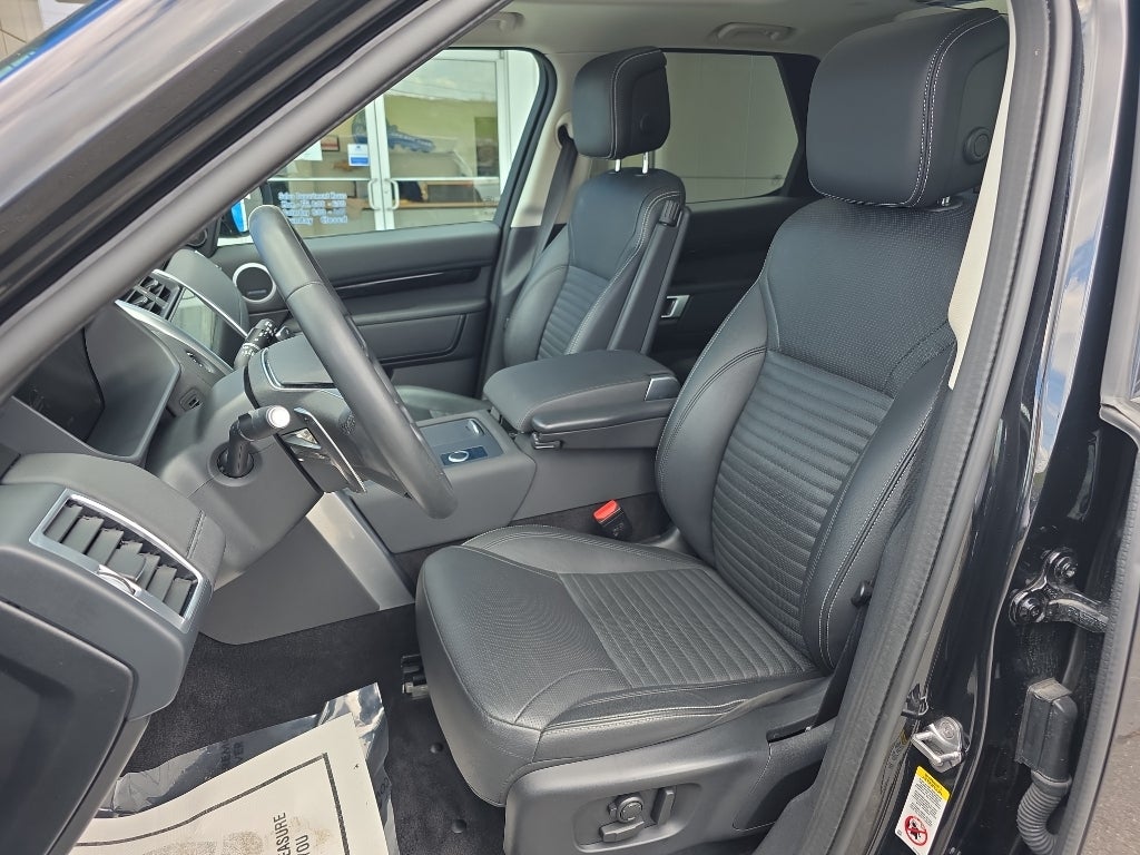 2024 Land Rover Discovery S