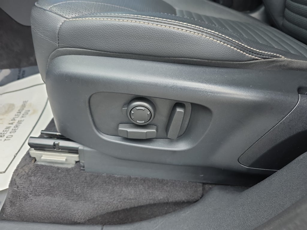 2024 Land Rover Discovery S