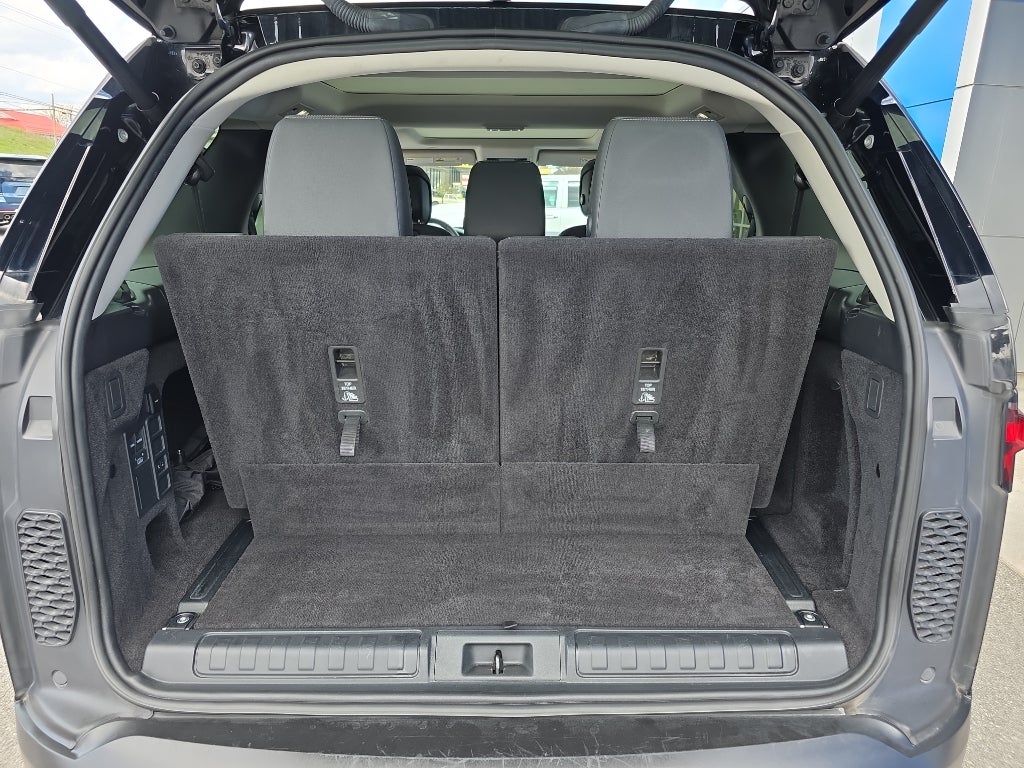 2024 Land Rover Discovery S