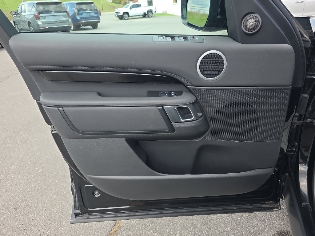 2024 Land Rover Discovery S