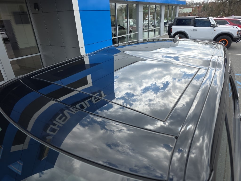 2024 Land Rover Discovery S