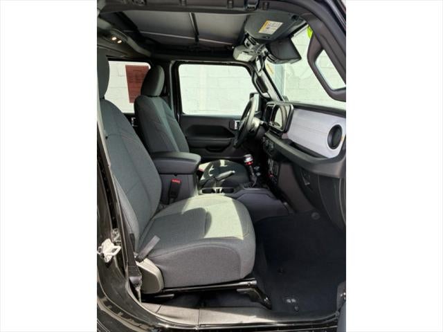 2025 Jeep Wrangler 4-Door Willys 4x4