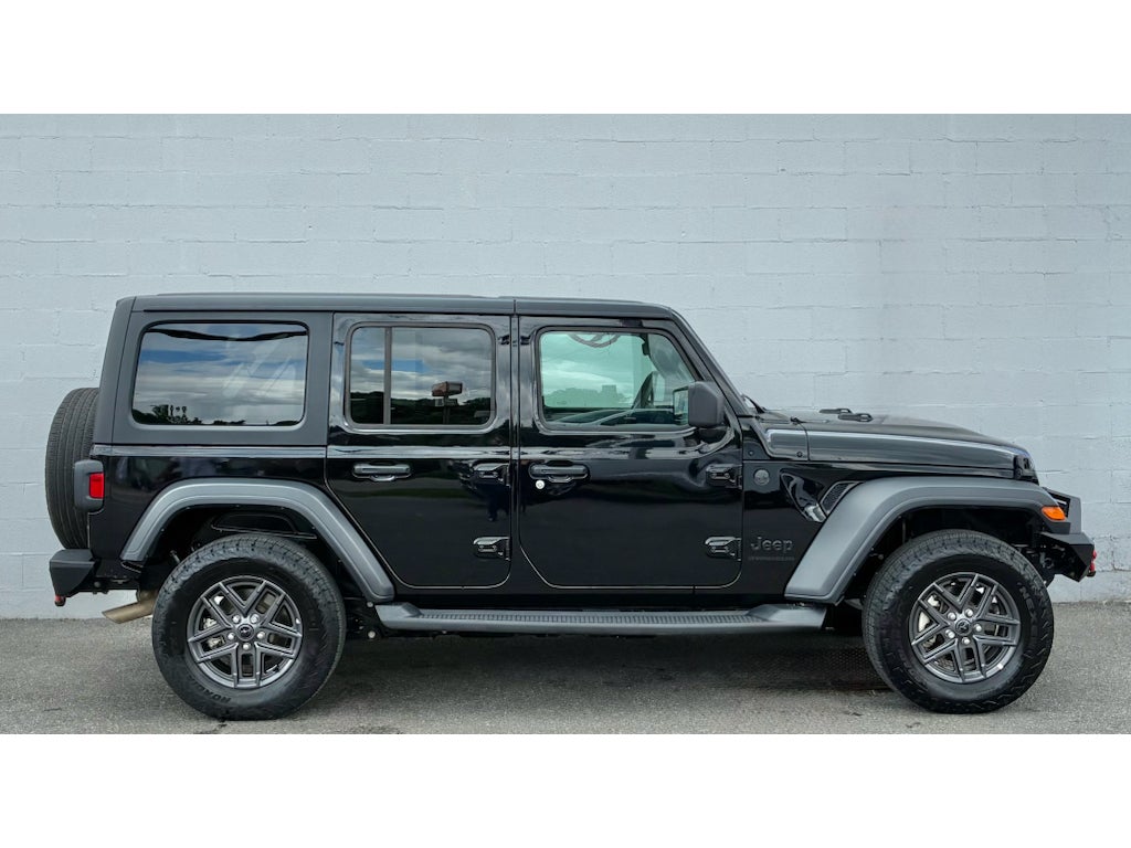 2025 Jeep Wrangler 4-Door Summit 4x4