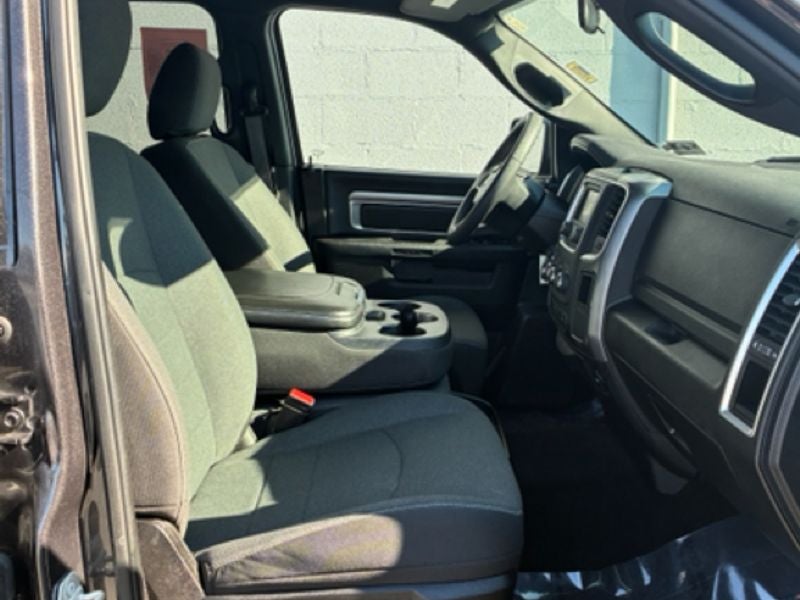 2024 RAM 1500 Classic Warlock Crew Cab 4x4 5'7' Box