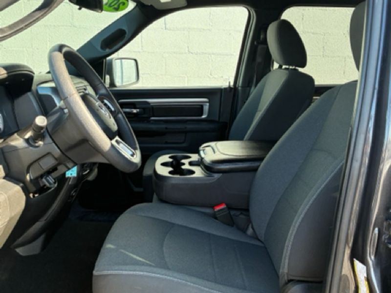 2024 RAM 1500 Classic Warlock Crew Cab 4x4 5'7' Box