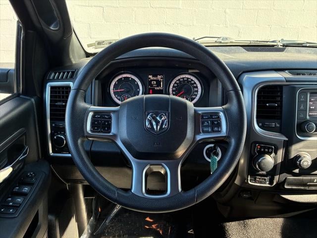 2024 RAM 1500 Classic Warlock Crew Cab 4x4 5'7' Box