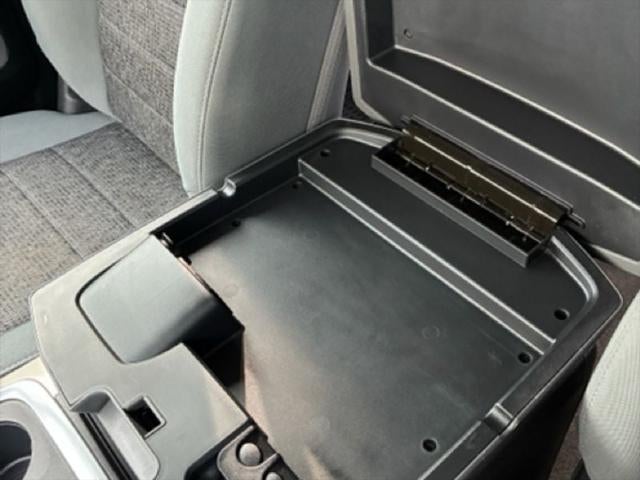 2017 RAM 1500 Big Horn Crew Cab 4x4 5'7' Box