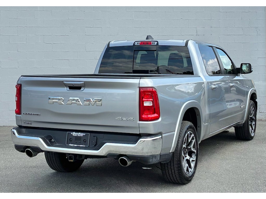 2026 RAM 1500 Laramie Crew Cab 4x4 5'7' Box