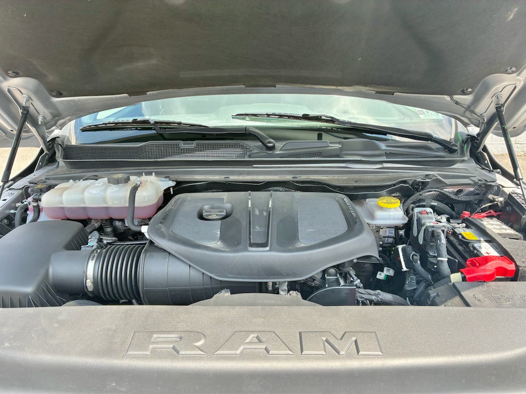2026 RAM 1500 Laramie Crew Cab 4x4 5'7' Box