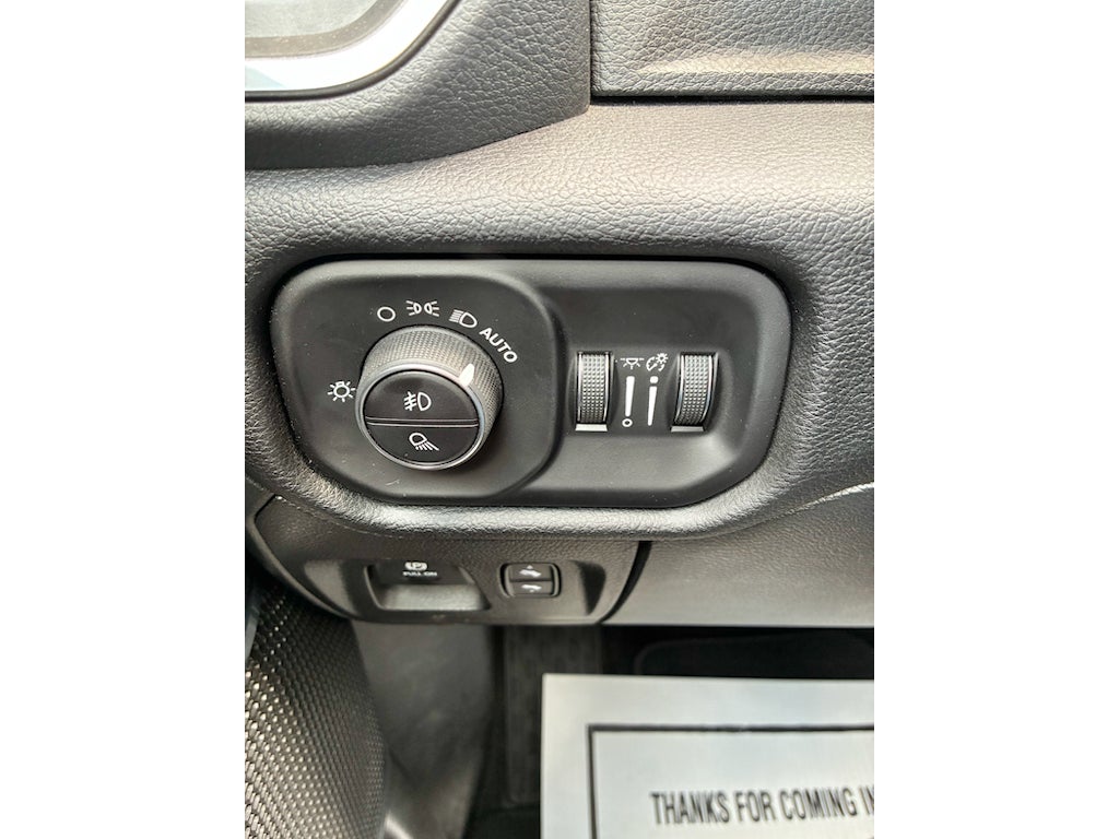 2026 RAM 1500 Laramie Crew Cab 4x4 5'7' Box