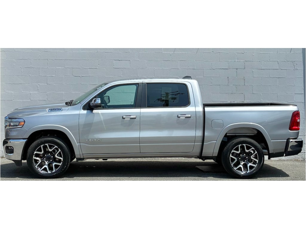 2026 RAM 1500 Laramie Crew Cab 4x4 5'7' Box