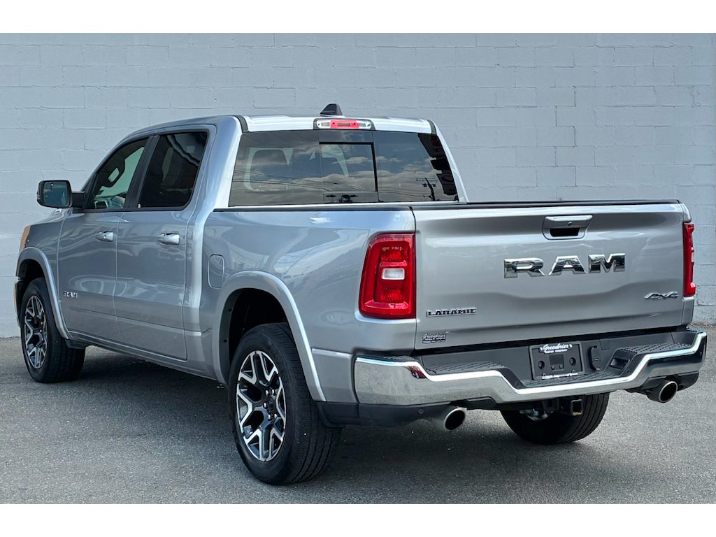 2026 RAM 1500 Laramie Crew Cab 4x4 5'7' Box