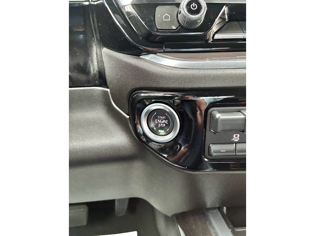 2025 Chevrolet Silverado 1500 4WD Crew Cab Short Bed LTZ