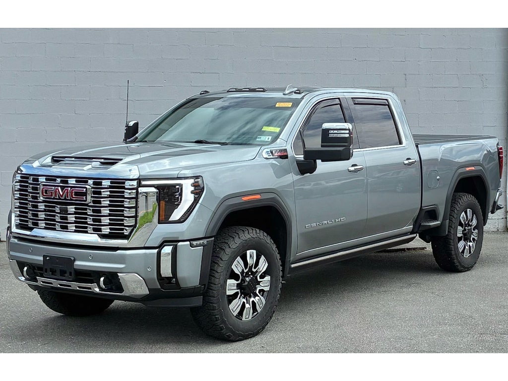 2024 GMC Sierra 2500HD 4WD Crew Cab Standard Bed Denali