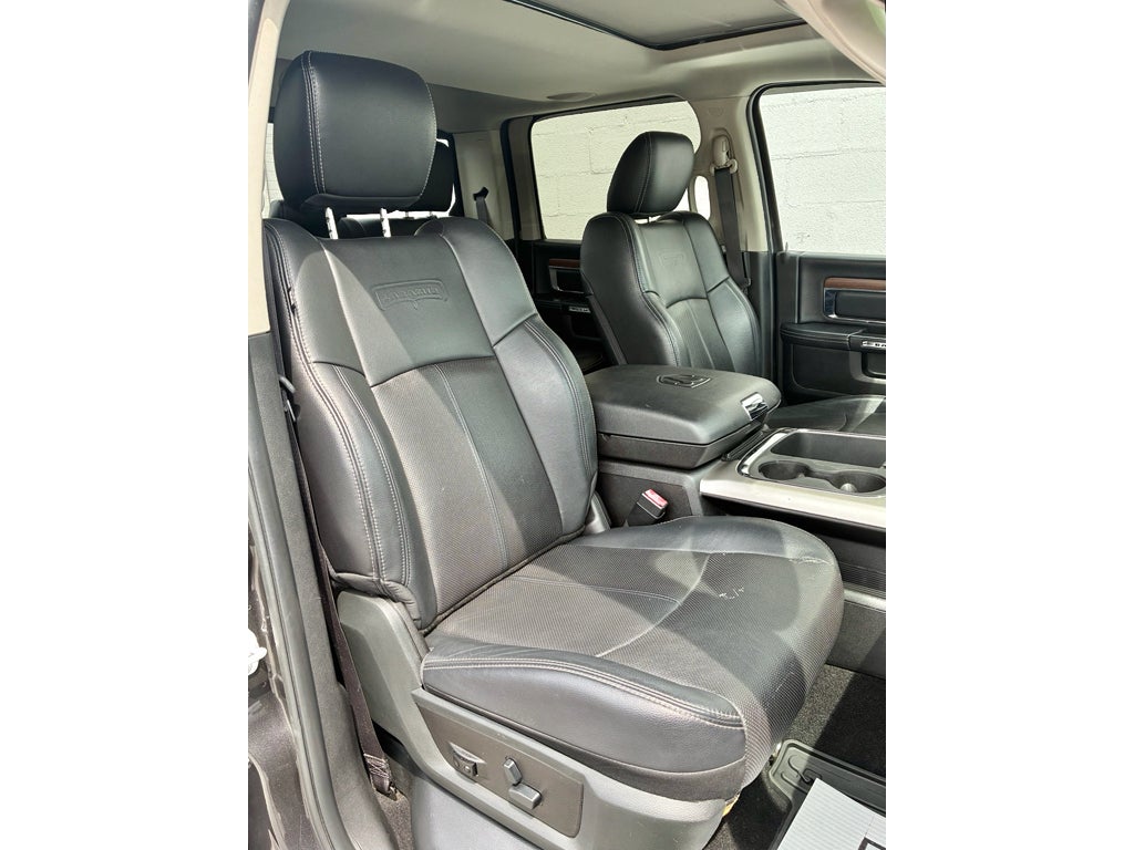 2018 RAM 2500 Laramie Crew Cab 4x4 6'4' Box