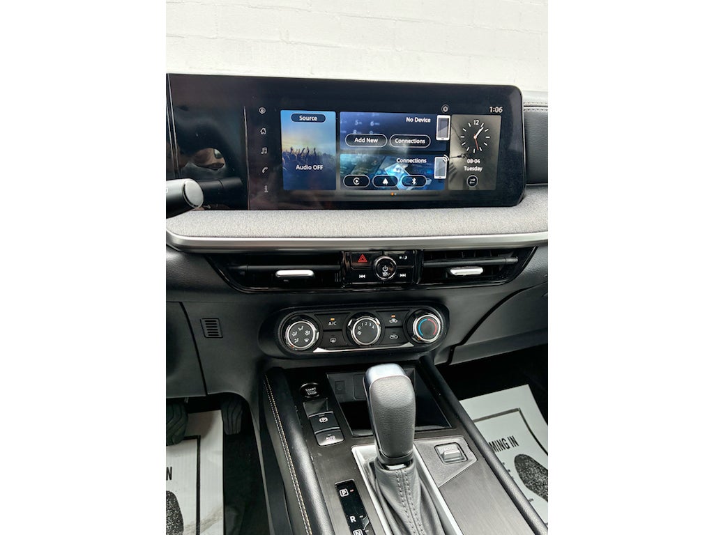 2025 Nissan Kicks SV