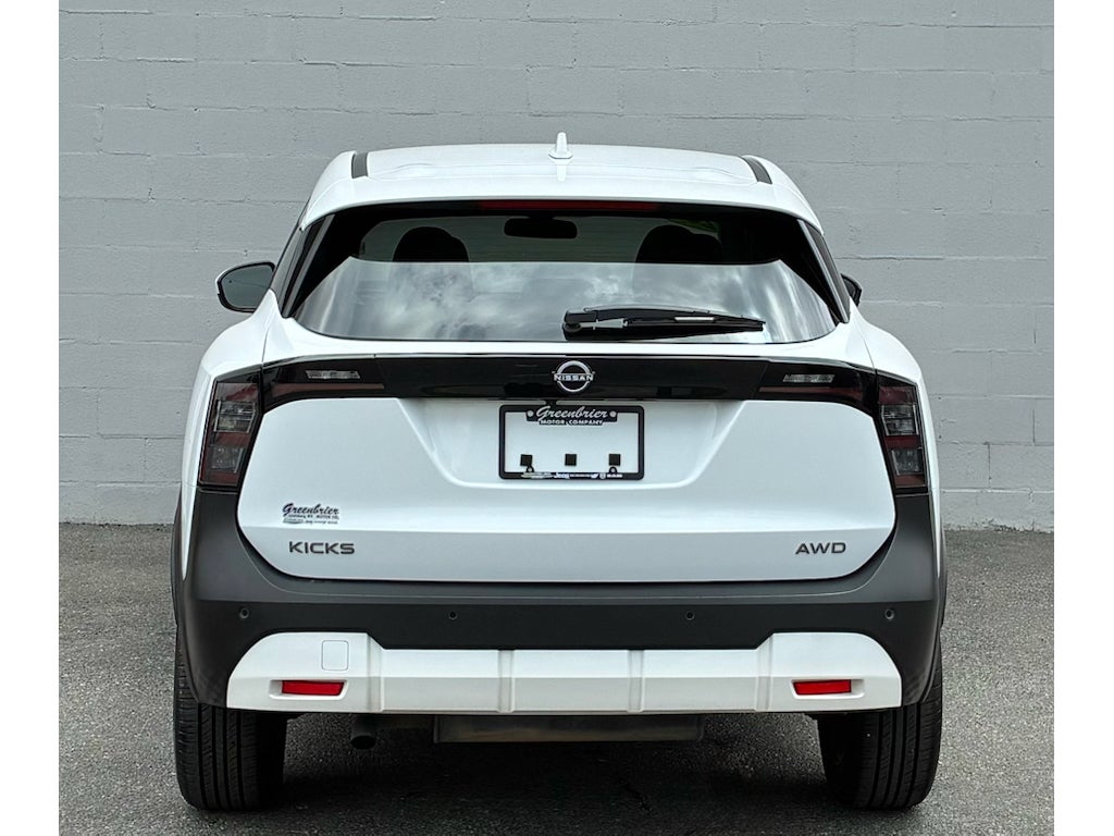 2025 Nissan Kicks SV