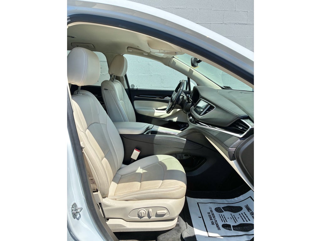 2023 Buick Enclave Essence AWD