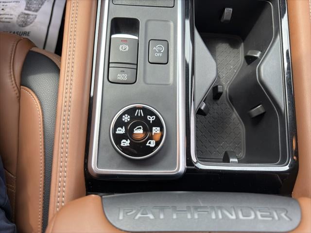 2023 Nissan Pathfinder Platinum 4WD