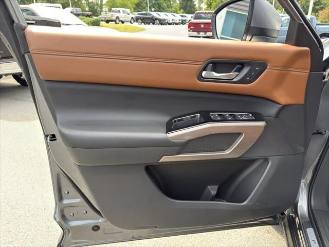 2023 Nissan Pathfinder Platinum 4WD