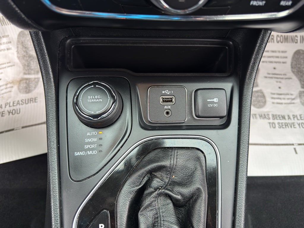 2023 Jeep Cherokee Altitude Lux