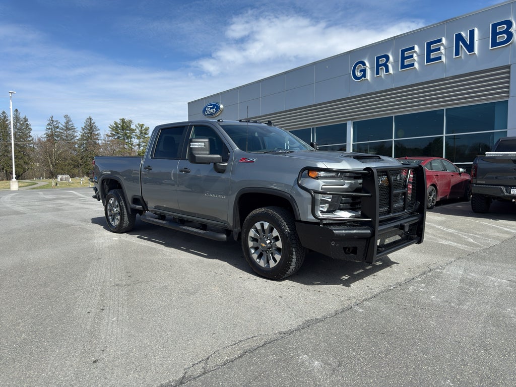 2025 Chevrolet Silverado Custom