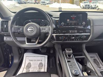 2025 Nissan Pathfinder SV