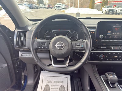 2025 Nissan Pathfinder SV