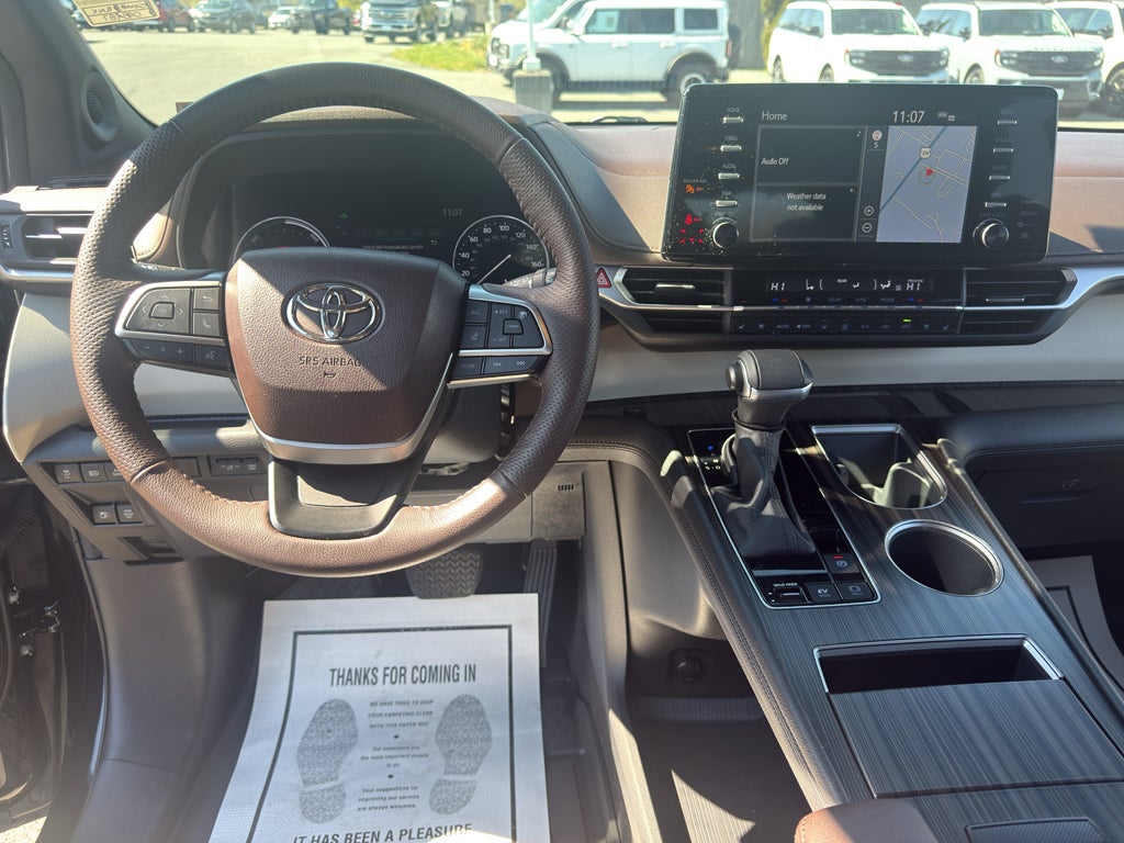 2023 Toyota Sienna Platinum