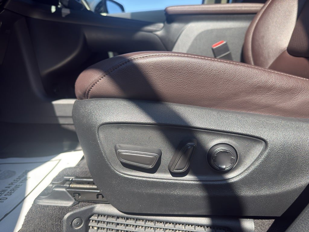 2023 Toyota Sienna Platinum