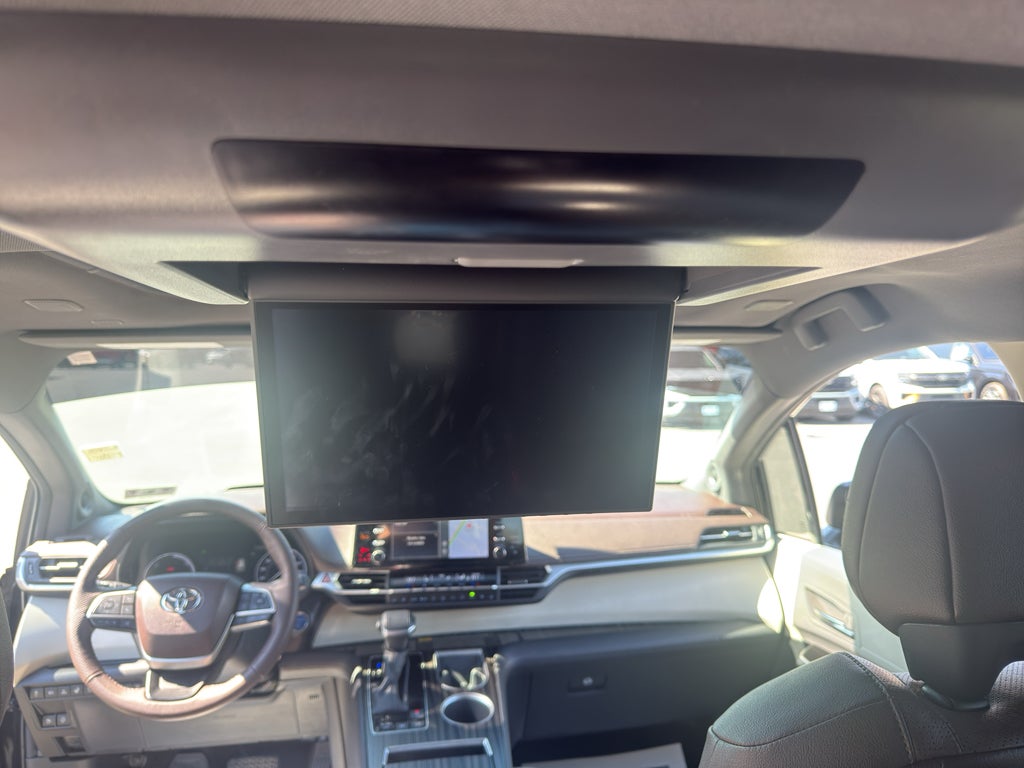 2023 Toyota Sienna Platinum