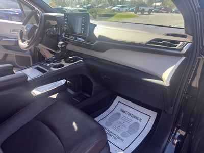 2023 Toyota Sienna Platinum