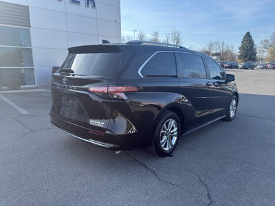 2023 Toyota Sienna Platinum