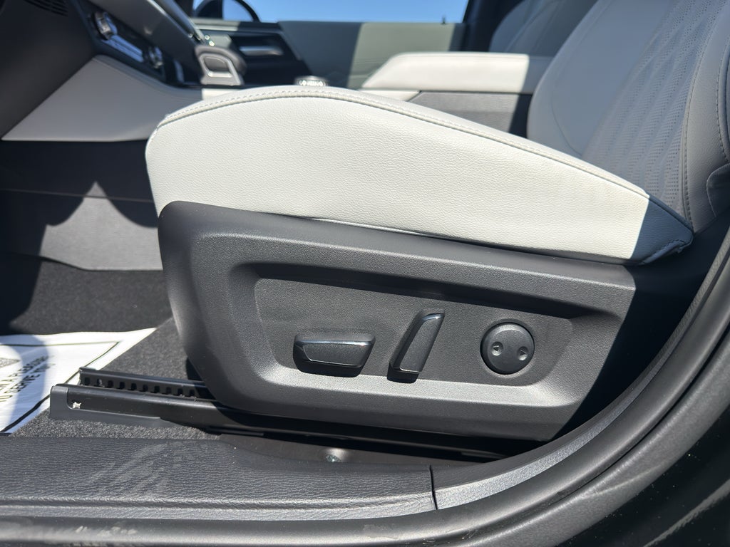 2025 Mitsubishi Outlander Platinum Edition