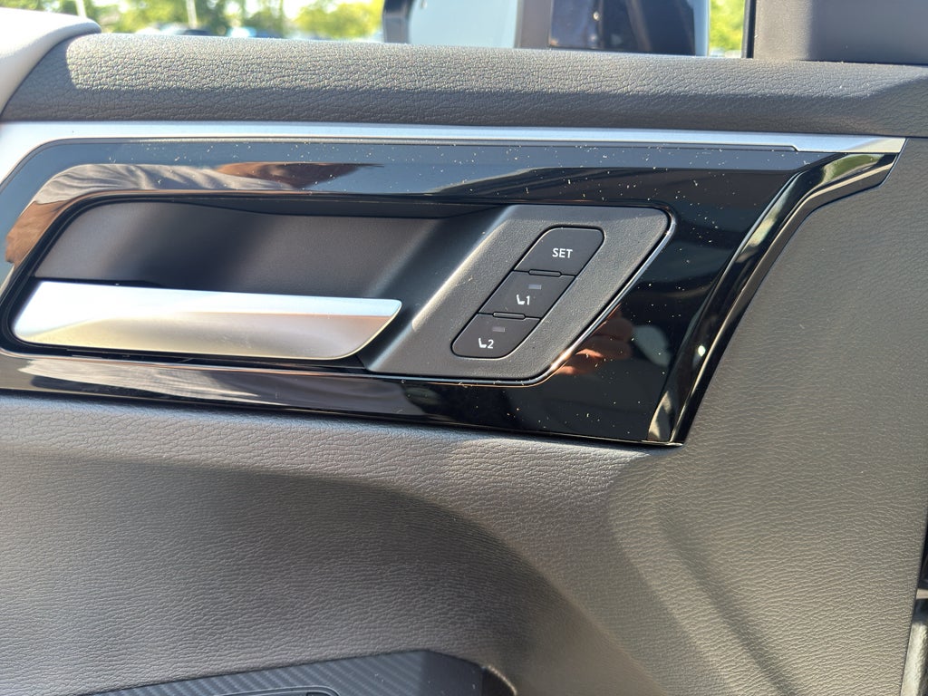 2025 Mitsubishi Outlander Platinum Edition