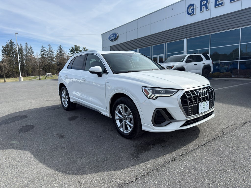2023 Audi Q3 S line Premium