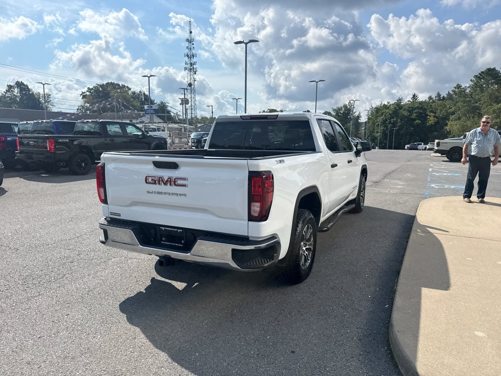 2024 GMC Sierra Pro