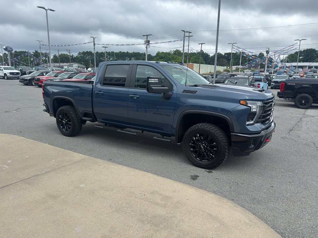 2025 Chevrolet Silverado LT
