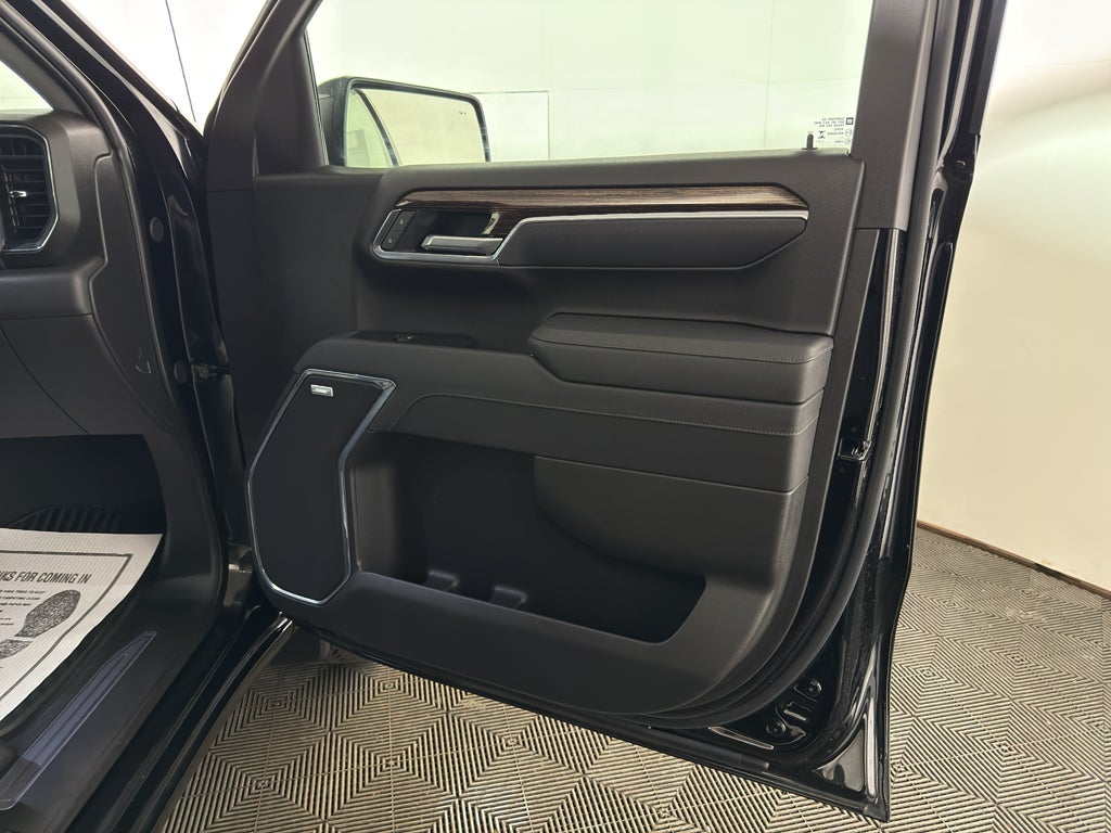 2025 GMC Sierra Elevation