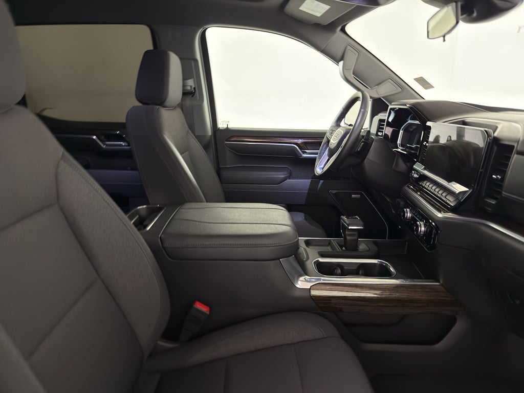 2025 GMC Sierra Elevation