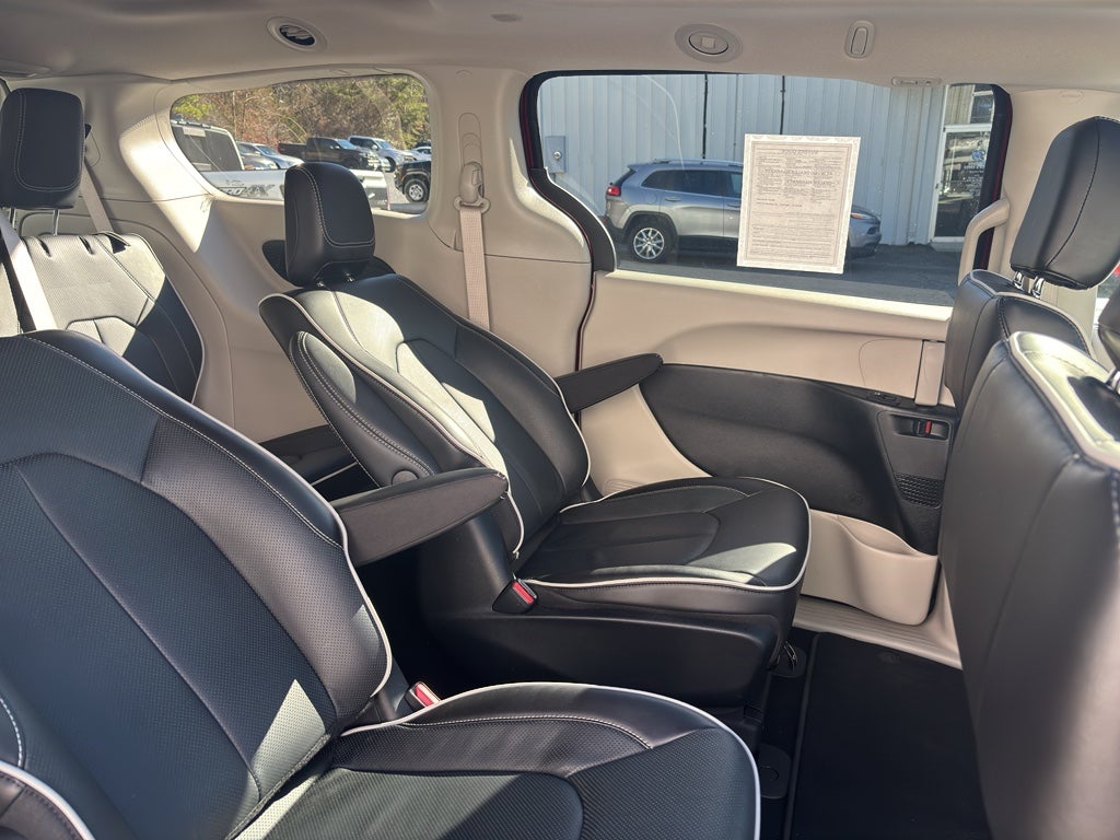 2023 Chrysler Pacifica Hybrid Limited